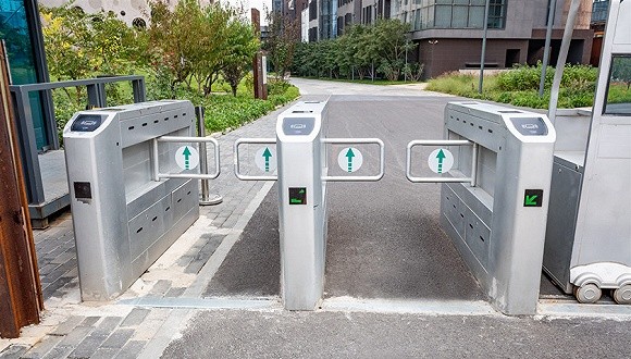 Thành phố Hoàng Cương bắt đầu thực hiện quản lý kiểu đóng kín từ 24h đêm 13/2 (Ảnh: Jiemian)