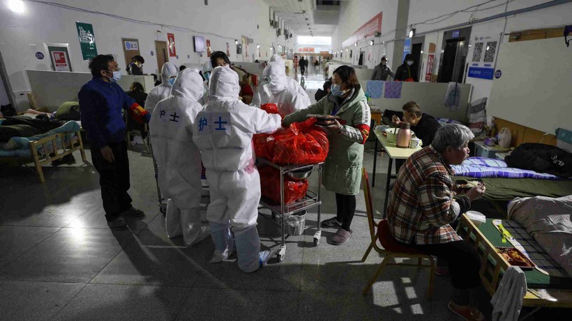 Hiện vẫn còn hàng chục ngàn người dân Vũ Hán đang phải điều trị bệnh COVID-19 (Ảnh: Tân Hoa xã)