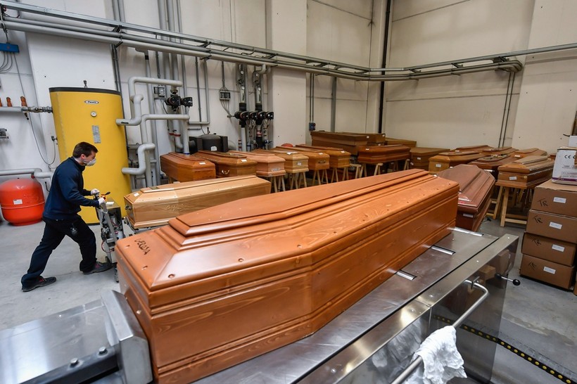 Số người tử vong vì COVID-19 ở Italy đã gấp hơn 2 lần Trung Quốc (Ảnh: AP). Số người tử vong vì COVID-19 ở Italy đã gấp hơn 2 lần Trung Quốc (Ảnh: AP).