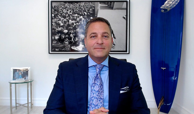 Luật sư Jeremy Alters, người khởi xướng vụ kiện tập thể có hơn 10 ngàn người ở 40 quốc gia tham gia chống Trung Quốc (Ảnh: ladbible.com).