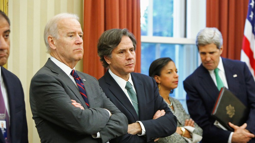 Ông Joe Biden và các thân tín: Anthony Blinken, Susan Rice, John Kerry (trái qua) (Ảnh: Dwnews).