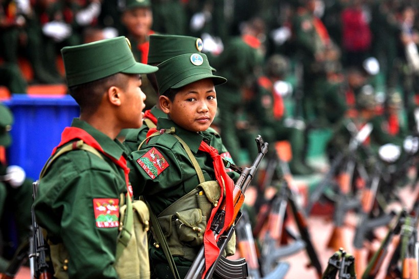 Tổ chức vũ trang &quot;Quân đội thống nhất bang Wa&quot; (UWSA) bị Ấn Độ cáo buộc thay mặt Trung Quốc củng hộ lực lượng phiến loạn chống chính phủ Ấn (Ảnh: AFP).