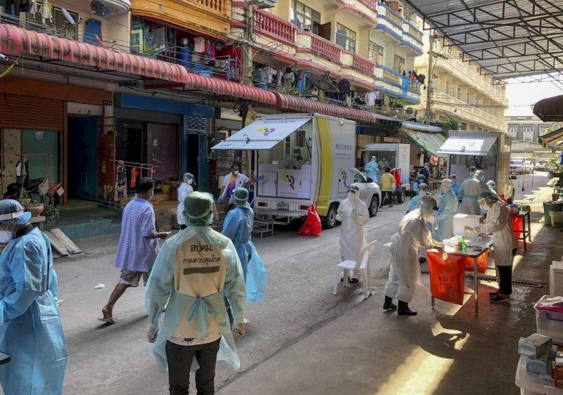 Nguy cơ lây nhiễm trong các khu ký túc xá công nhân ở Bangkok rất nghiêm trọng (Ảnh: nowsnews).