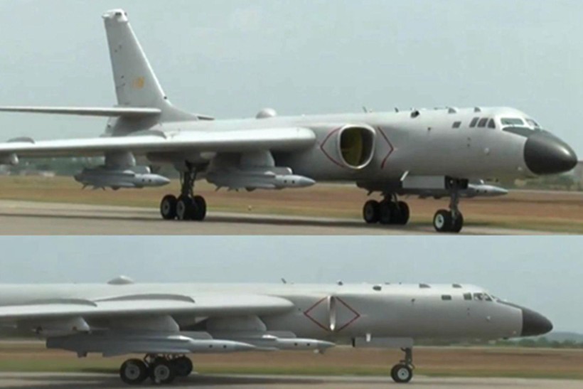 Các máy bay H-6 của Trung Quốc mang 4 quả tên lửa chống hạm YJ-12 (Ảnh: Dwnews)