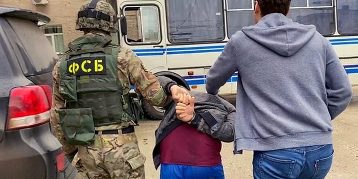 Lực lượng an ninh Nga bắt giữ một phần tử chống chính phủ (Ảnh: Sohu).