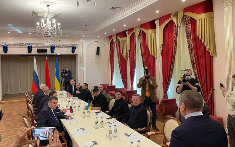 Vòng đàm phán đầu tiên giữa Nga-Ukraine đã kết thúc mà không có kết quả gì (Ảnh: AP).