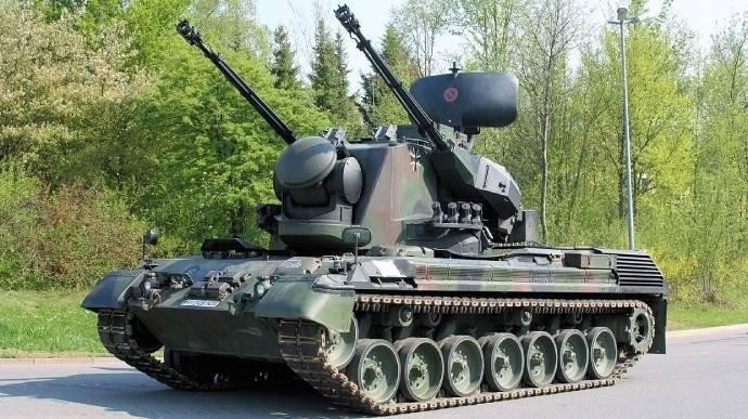 Xe bọc thép phòng không Gepard Đức cung cấp cho Ukraine (Ảnh: BQP Đức).