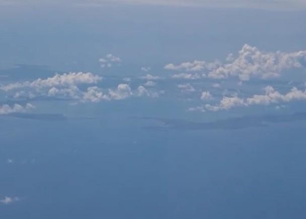 Phi công PLA chụp ảnh quần đảo Bành Hồ (Đài Loan) từ trên máy bay (Ảnh: Guancha).