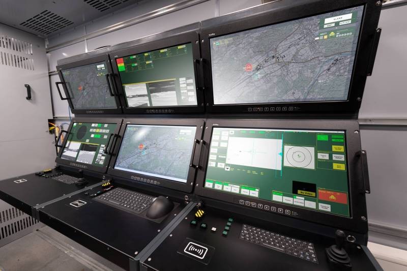 Man hinh trong trung tam dieu khien cua he thong.jpg