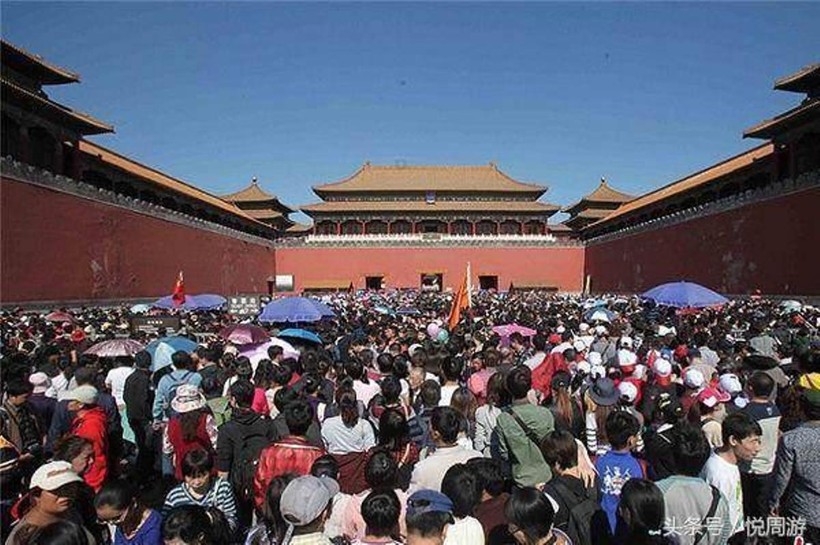 Biển người ở Cố Cung Bắc Kinh dịp Tết (Ảnh: Toutiao).