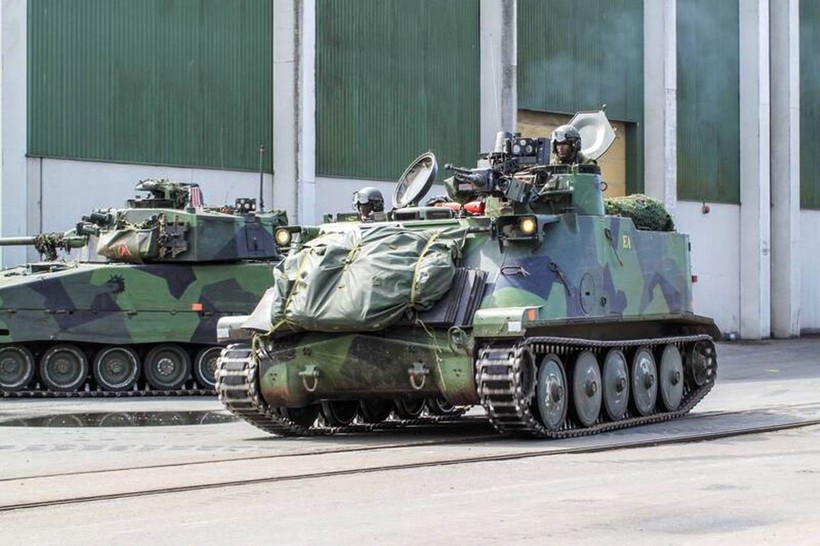 Xe bọc thép chở quân Pbv 320 Thụy Điển cung cấp cho Ukraine (Ảnh: Sohu). Cac xe boc thep Pbv 320.jpg