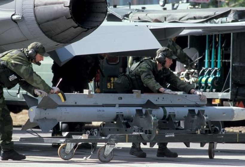 Tên lửa RB-99 (phiên bản Thụy Điển của AIM-120) cũng sẽ được cung cấp cho Ukraine (Ảnh: ETToday). Ten lua RB-99.jpg