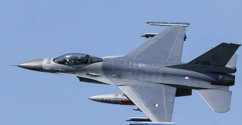 Một giả thiết là máy bay F-16 đã thực hiện vụ tấn công từ bên kia biên giới Ukraine (Ảnh: Sohu). May bay F-16.png
