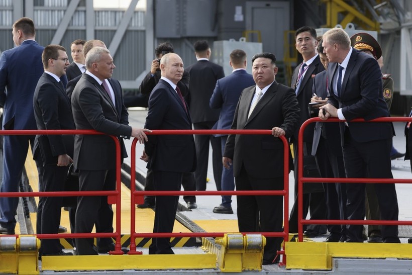 Hình ảnh ông Kim Jong-un thăm Nga tháng 9/2023 (Ảnh: Singtao) Ong Kim tham Nga nam ngoai.jpg