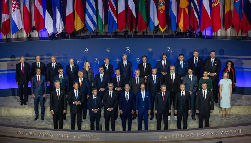 Các nhà lãnh đạo các quốc gia thành viên NATO đã nhất trí kết nạp Ukraine (Ảnh: Xinhua) Hoi nghi thuong dinh NATO.JPG