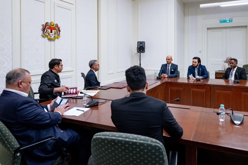 Đại diện Meta tại Malaysia bị triệu tập đến Văn phòng Thủ tướng để phản đối (Ảnh: Guancha). Dai dien Meta bi trieu tap.jpg