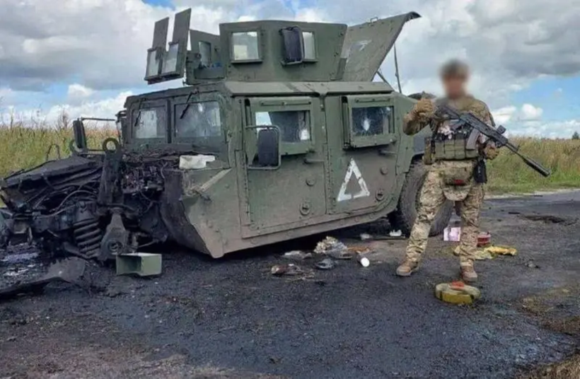 Xe chien dau cua Ukraine bi pha huy.png