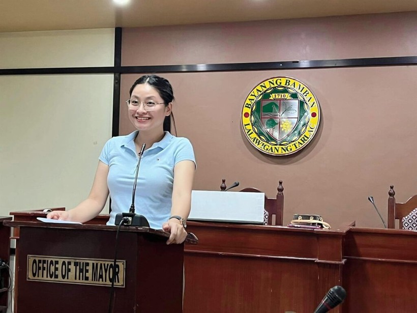 Alice Guo (Quách Hoa Bình) khi còn là Thị trưởng Bamban (Ảnh: Philstar). Alice Guo.jpg