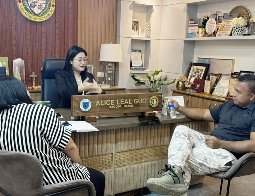 Quách Hoa Bình bị cho là liên quan đến tập đoàn tội phạm (Ảnh: Philstar). Quach bi cho la lien quan den toi pham.png