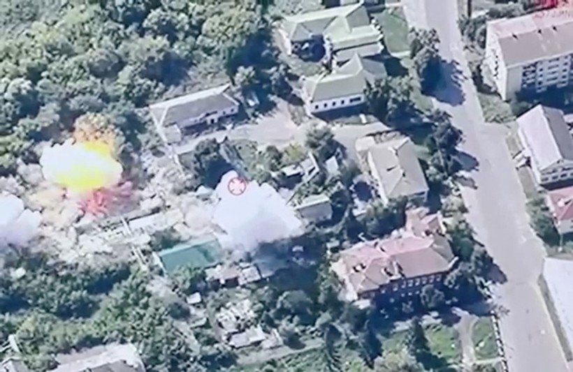 Nga tố cáo quân đội Ukraine dùng tên lửa tấn công vào nhà ở của dân thường (Ảnh: Reuters). Ten lua Ukraine ban o Kursk.jpg