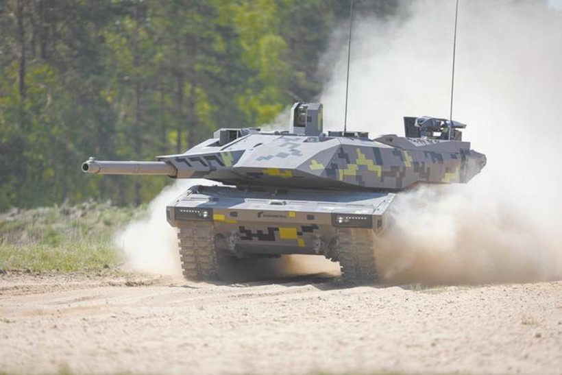 Mẫu xe tăng mới do hãng Rheinmetall của Đức phát triển (Ảnh: Sina). Xe tang moi cua Rheinmetall.jpg