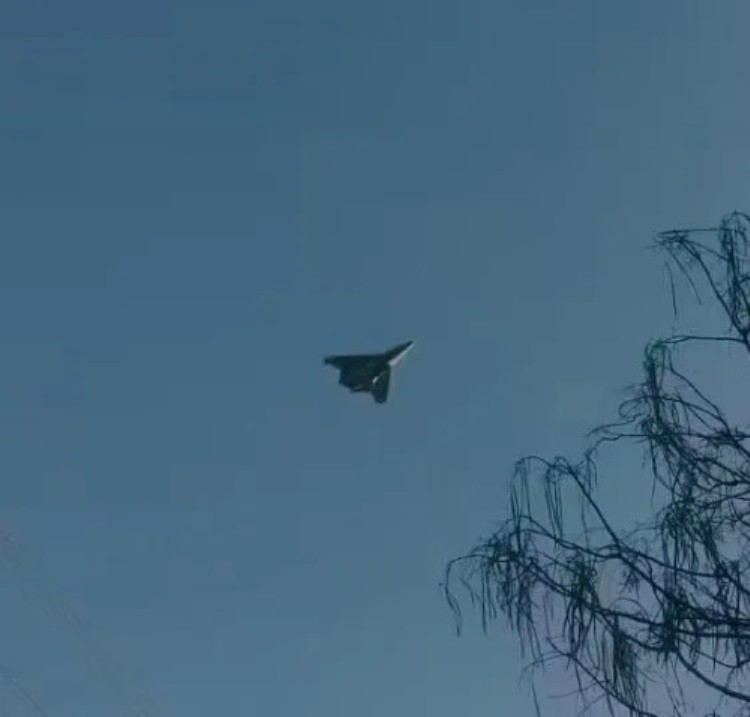 May bay cua SAC 1.jpg