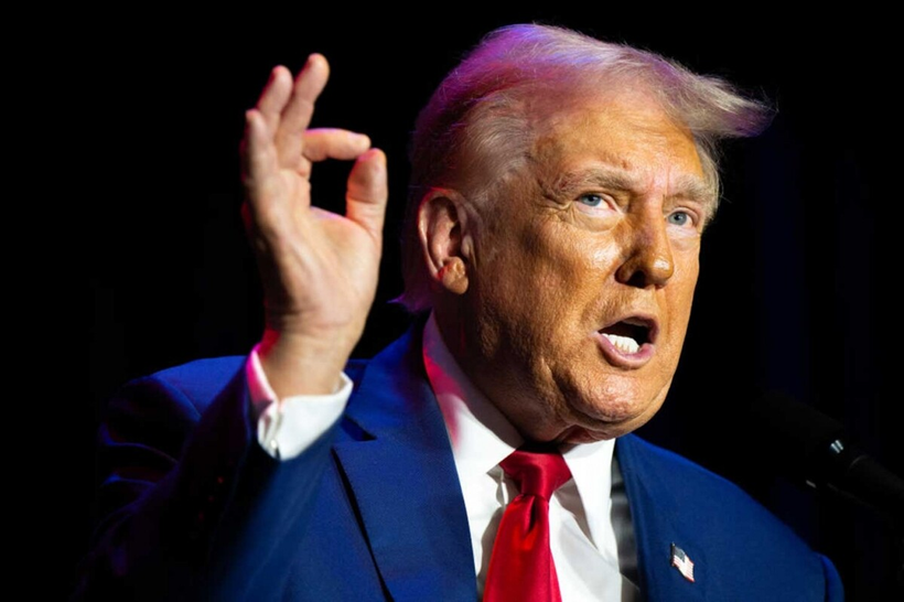 Ông Trump luôn khiến người ta bất ngờ với những quyết định của mình. Ảnh: EPA.