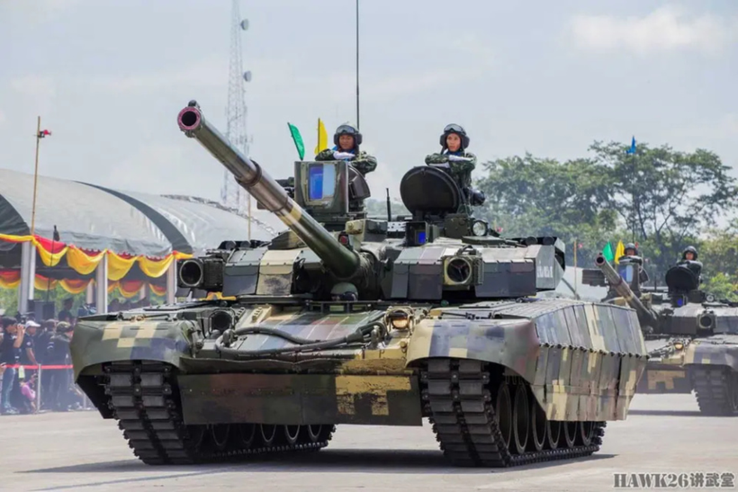Xe tăng T-84 "Oplot" của Lục quân Thái Lan đã được huy động ra biên giới. Ảnh: Wforum.