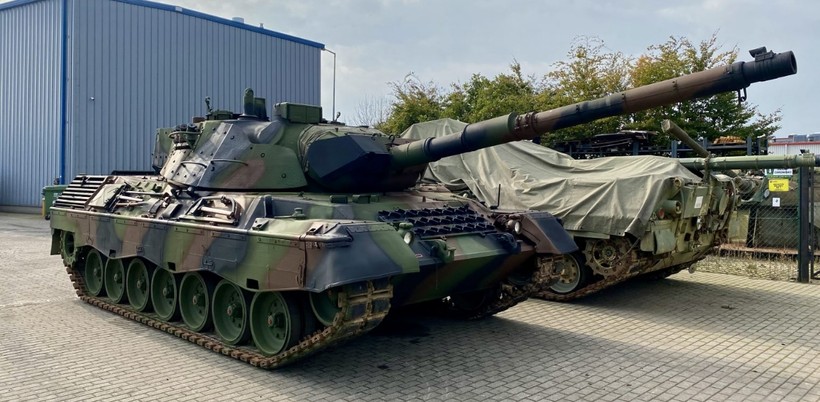 Xe tăng Leopard 1A5 lưu kho công nghiệp của Đức. Ảnh Military Ukraine Xe tăng Leopard 1A5 lưu kho công nghiệp của Đức. Ảnh Military Ukraine