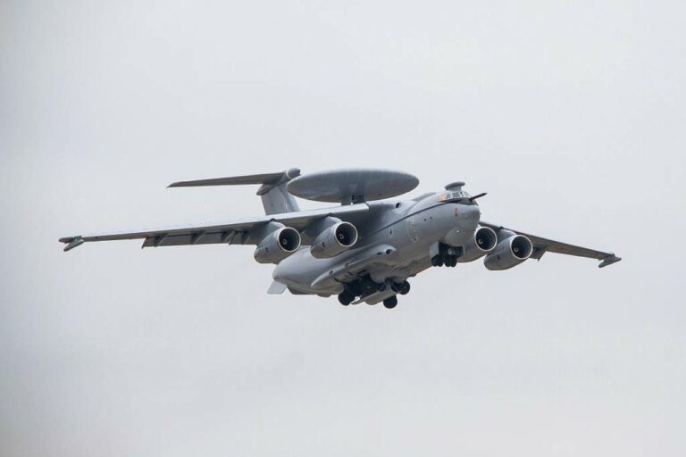 may-bay-awacs-a-50u-8870.jpg