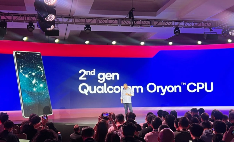 Tổng giám đốc điều hành Qualcomm Cristiano Amon giới thiệu chip điện thoại thông minh mới tại hội nghị thượng đỉnh công nghệ thường niên của công ty ở Maui, Hawaii (Ảnh: SCMP)