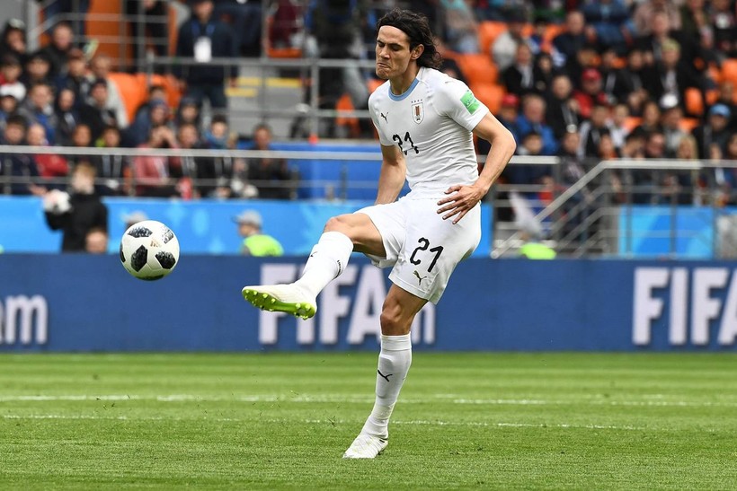 Cavani tỏ ra khá vô duyên trong trận đấu với Ai Cập. Ảnh: Independent
