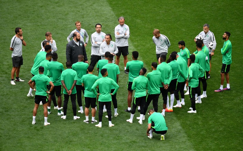 Tất cả thành viên đội tuyển Saudi Arabia đã hạ cánh an toàn tại Rostov-on-Don. Ảnh: Indianexpress Tất cả thành viên đội tuyển Saudi Arabia đã hạ cánh an toàn tại Rostov-on-Don. Ảnh: Indianexpress