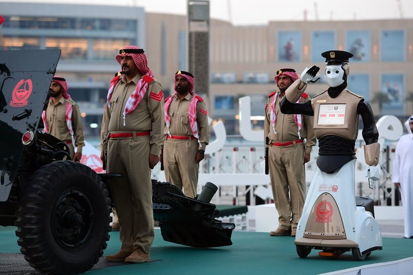 Robot cảnh sát ở Dubai. Ảnh: Getty Images Robot cảnh sát ở Dubai. Ảnh: Getty Images
