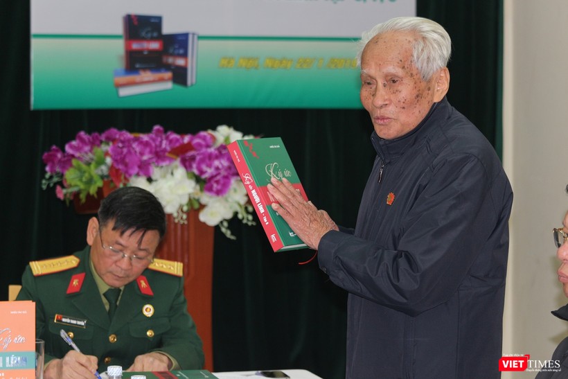 Những hình ảnh khác tại Hội nghị Tổng kết hoạt động năm 2018, triển khai hoạt động năm 2019 và ra mắt 3 tập sách "Ký ức người lính".