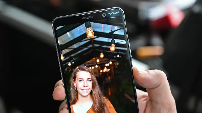 Nokia 9 PureView. Ảnh: Gizmodo Nokia 9 PureView. Ảnh: Gizmodo