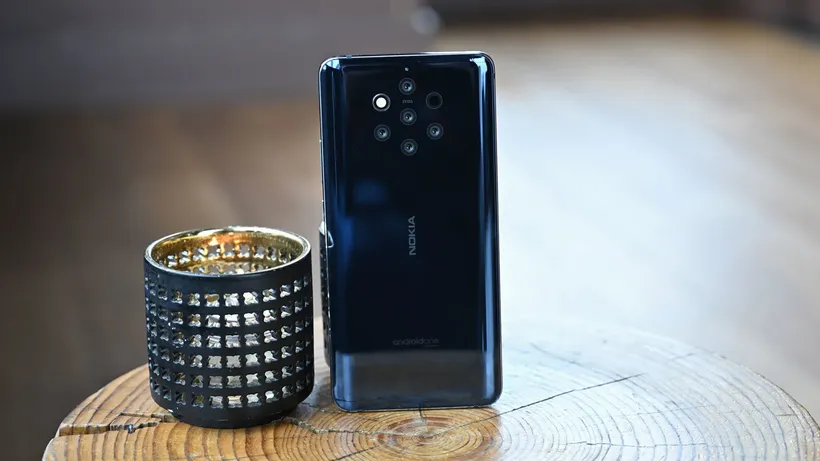 Nokia 9 PureView. Ảnh: Gizmodo Nokia 9 PureView. Ảnh: Gizmodo