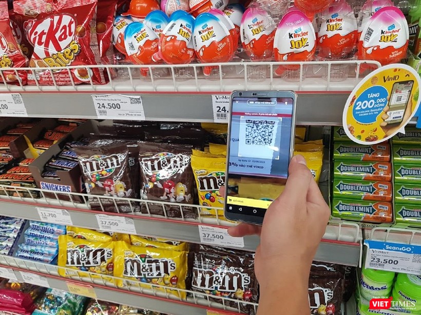 Khách hàng có thể chọn quét mã vạch, mã phản hồi nhanh hoặc nhập bằng tay để thêm sản phẩm vào giỏ hàng. Khách hàng có thể chọn quét mã vạch, mã phản hồi nhanh hoặc nhập bằng tay để thêm sản phẩm vào giỏ hàng.