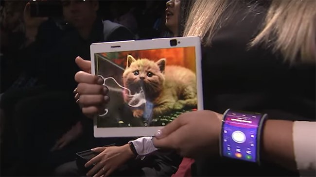 Sắp tới thời của điện thoại dẻo? ảnh 1 Sắp tới thời của điện thoại dẻo? ảnh 1