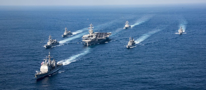 Cụm tàu tấn công sân bay Carl Vinson của Mỹ
