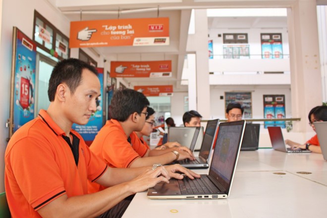 Chương trình đào tạo ACCP 2017 luôn song hành cùng công nghệ mới trên thế giới. Hoc lap trinh trong thoi dai cach mang cong nghiep 4.0 hinh anh 2