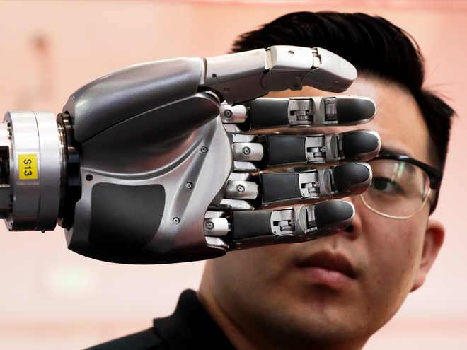 Toàn cảnh Hội nghị Robot Thế giới 2017: Xuất hiện công nghệ điều khiển drone bằng sóng não ảnh 12