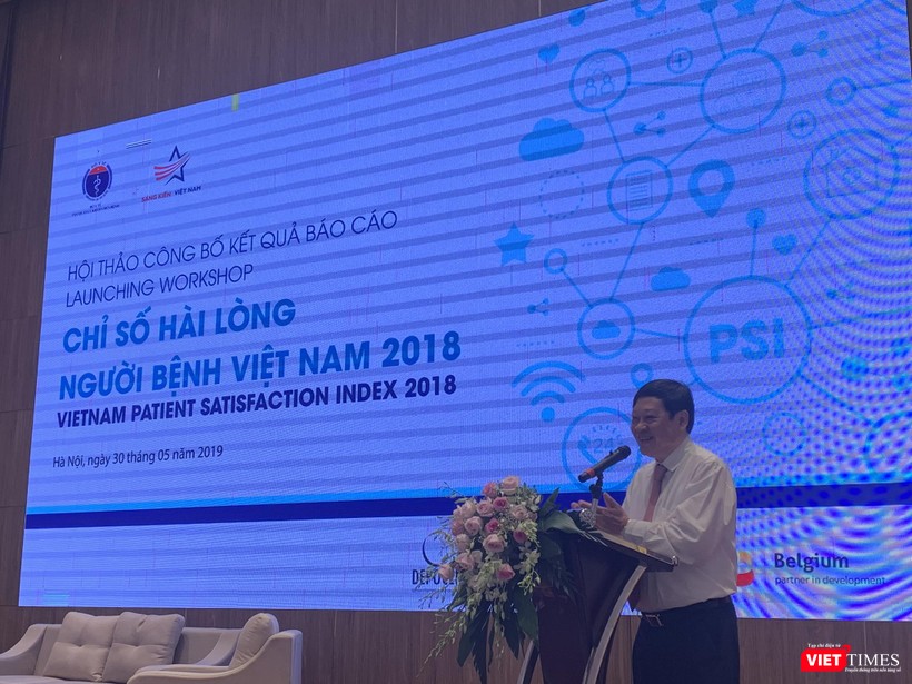 Thứ trưởng Bộ Y tế Nguyễn Viết Tiến yêu cầu ngành y tế phải không ngừng nâng cao chất lượng phục vụ