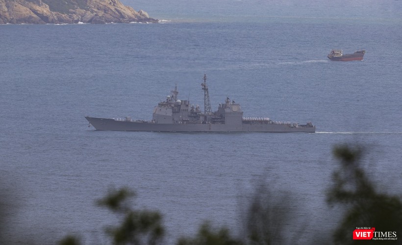 Cận cảnh tàu hộ vệ USS Bunker Hill.