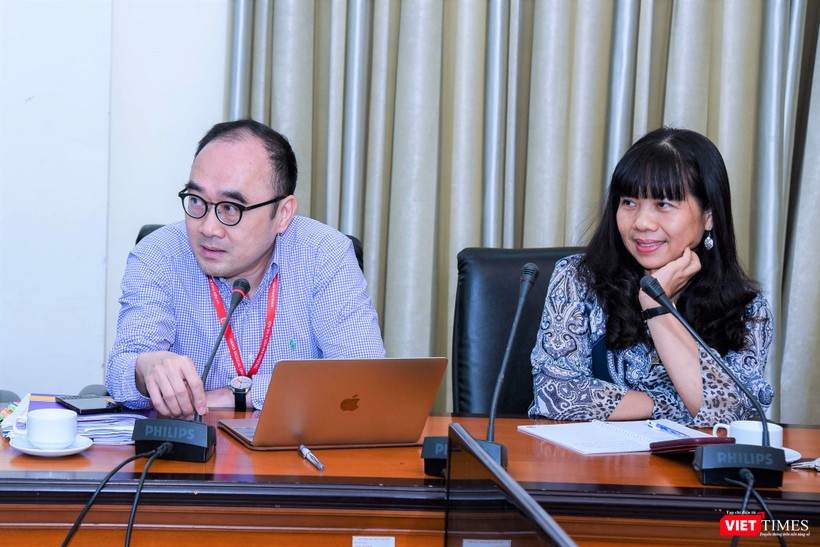 Các thành viên Ban Chỉ đạo báo cáo tình hình thực hiện nhiệm vụ phòng, chống dịch