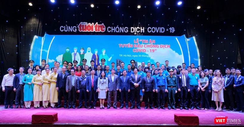 Những tấm gương trên tuyến đầu trong phòng, chống dịch COVID-19