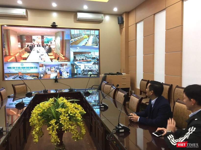 Điểm cầu y tế phục vụ Đại hội Đảng ở Cục Quản lý Khám chữa bệnh do TS. Vương Ánh Dương - Phó Cục trưởng trực chỉ huy