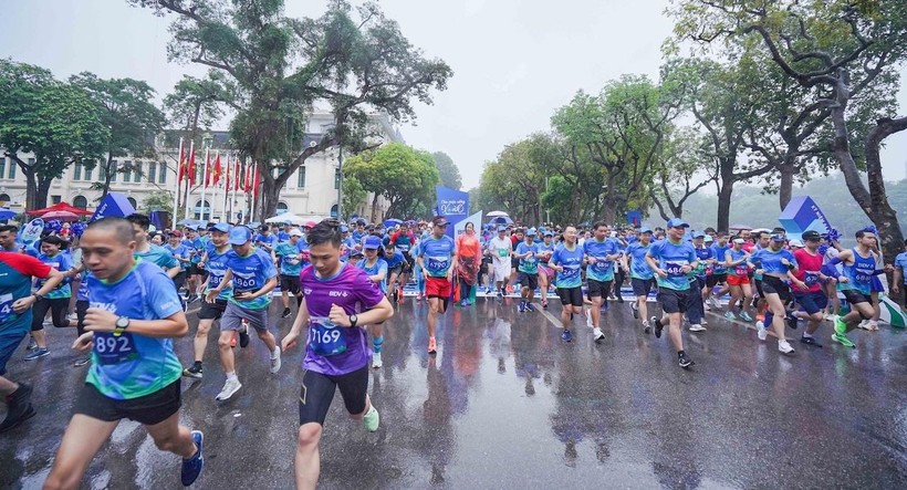 Giải chạy do BIDV tổ chức với hàng nghìn người tham gia
