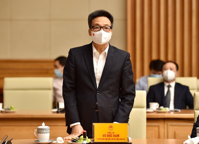 Phó Thủ tướng Vũ Đức Đam: Tất cả lực lượng y tế có sự hy sinh vô cùng cao quý, nỗ lực phi thường mà không thể tuyên dương, khen thưởng hết được. Ảnh: VGP/Nhật Bắc