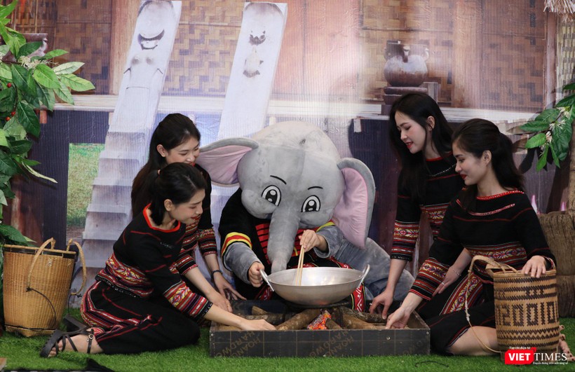 Nét văn hoá đặc sắc của Buôn Ma Thuột được giới thiệu tại Hà Nội